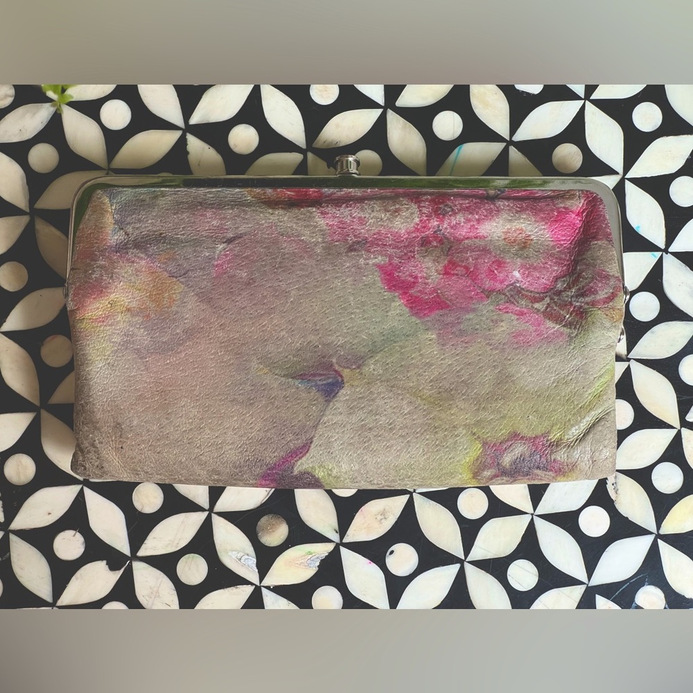 HOBO Lauren Wallet Floral